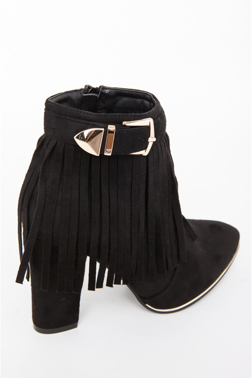 Fransen-Stiefeletten mit goldener Zierschnalle