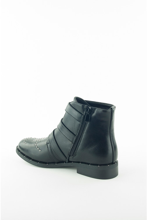 Stiefeletten mit Riemen und Nieten