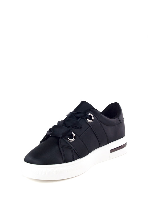 Športové topánky so saténovými šnúrkami