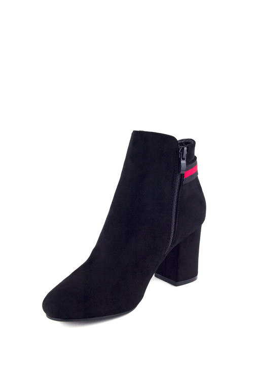 Stiefeletten mit mittelhohem Blockabsatz