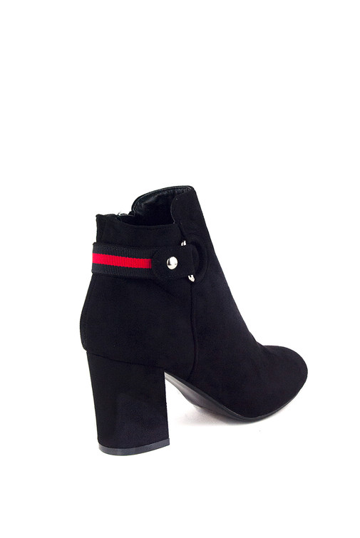 Stiefeletten mit mittelhohem Blockabsatz