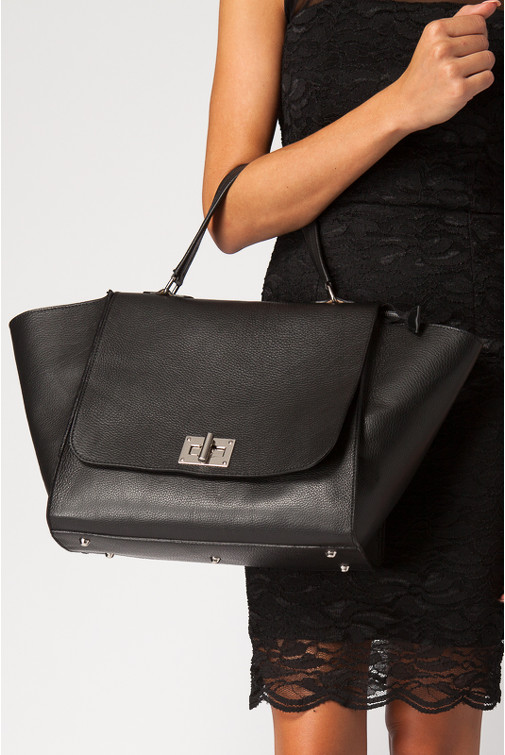 Trapeztasche aus Leder