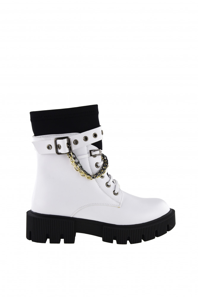 Stiefeletten mit Ketten 