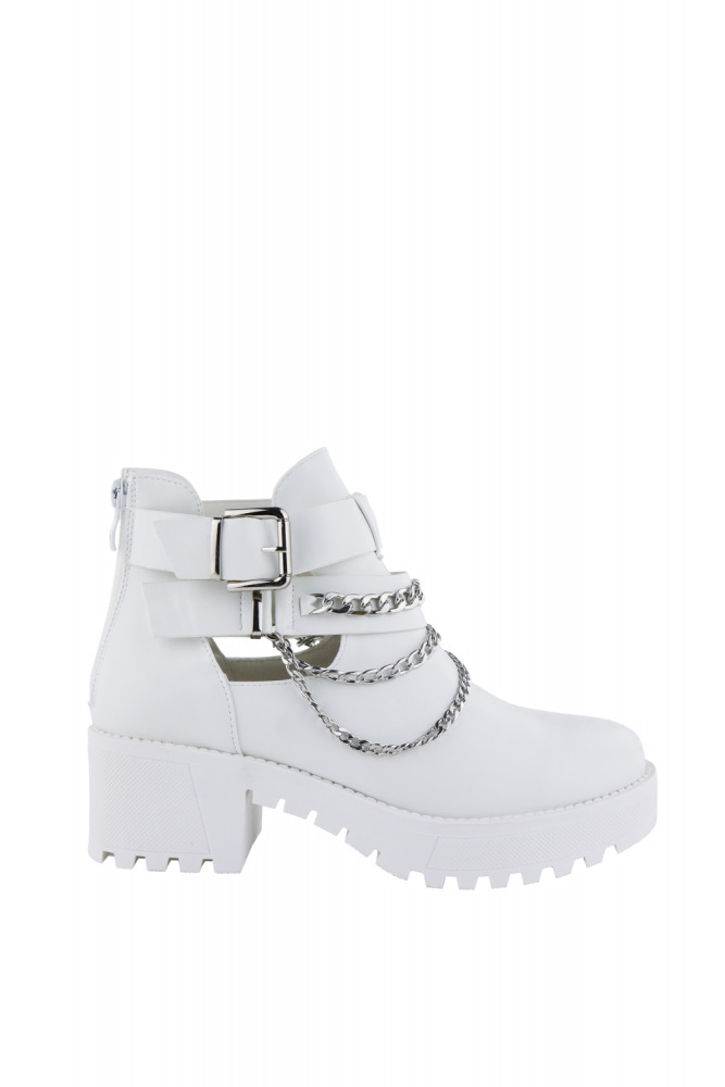 Stiefeletten mit Ketten und Zierauschnitt