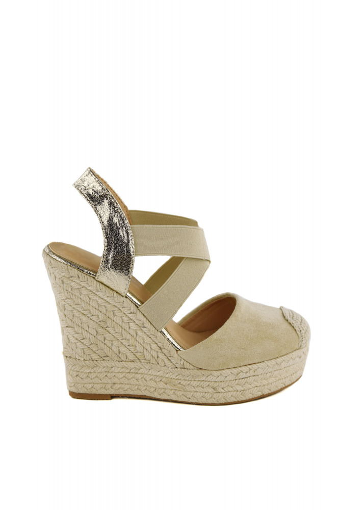 Éksarkú szandál rugalmas lábfejpántokkal