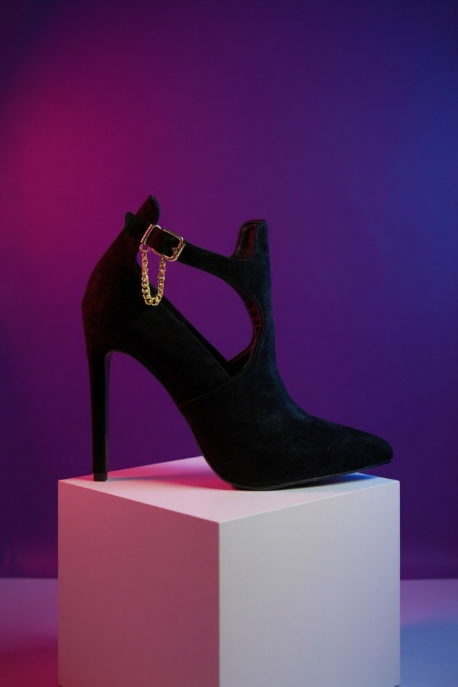 Členkové topánky na podpätku s retiazkou