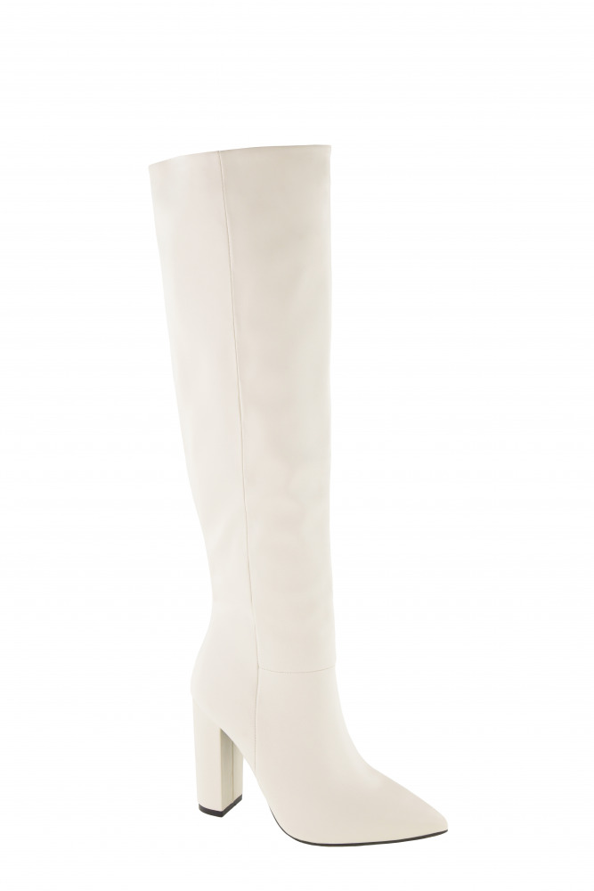 Kniehohe Stiefel mit Absatz 