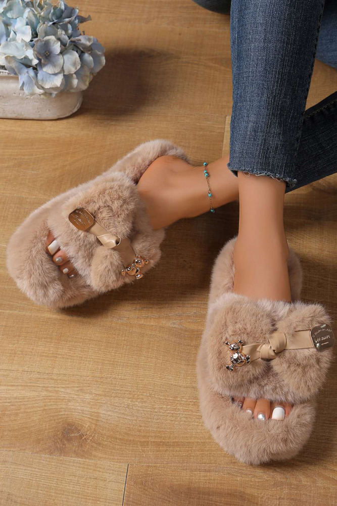 Soft faux-fur slippers Teddy Bow